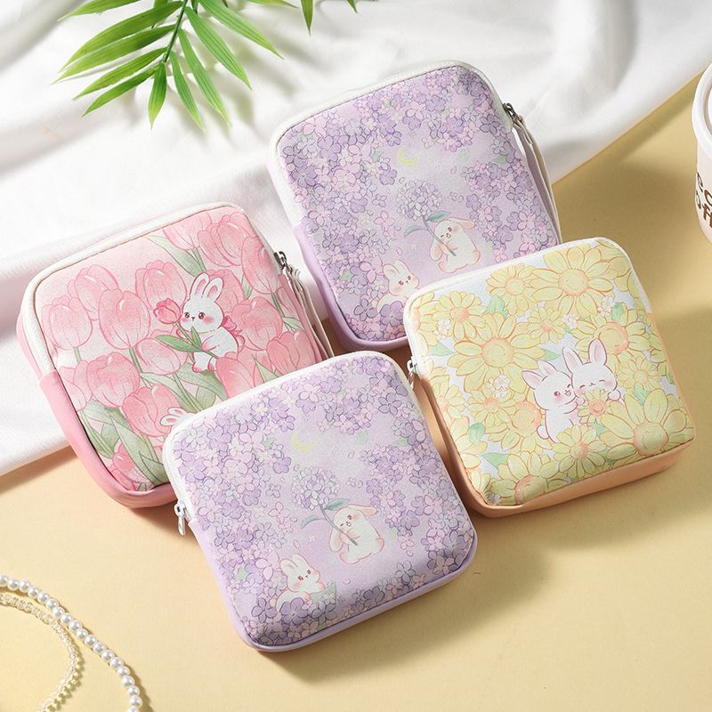 Women Accessories List - حقيبة فوط صحية فنية، حقيبة مستحضرات