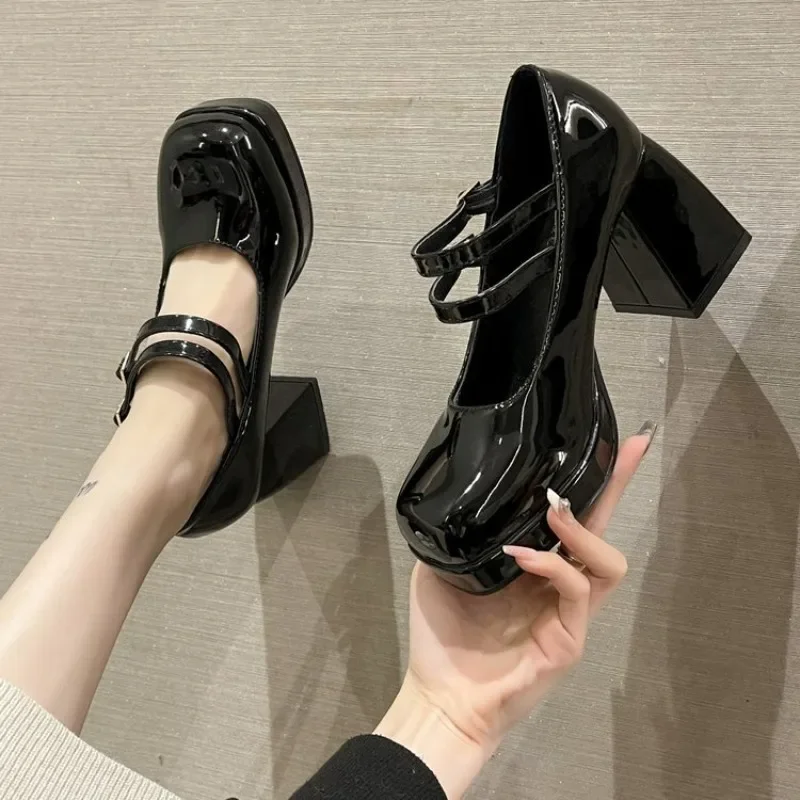 2025 جديد ورنيش جلد المرأة زر  - مراجعة Women'S Accessories Trends 2025 وسعره