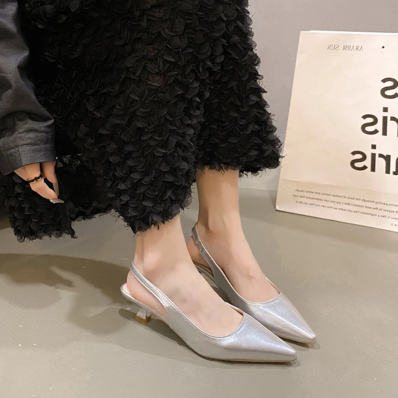 صنادل نسائية جلدية مدببة على ا - مراجعة Women'S Accessories Trends 2025 وسعره